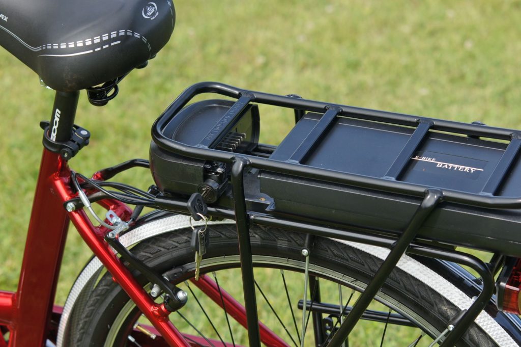 Recharger votre vélo électrique à 100 % : une erreur qui pourrait vous coûter cher !