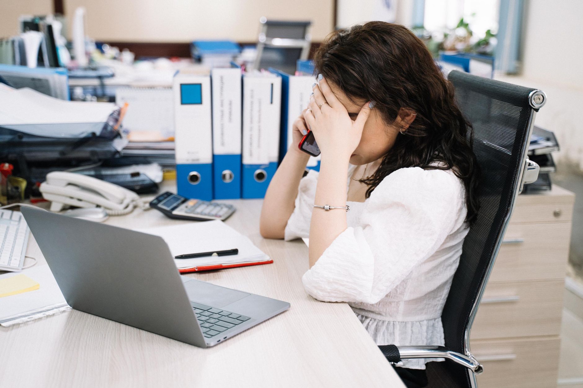 Mal de dos au bureau : ce que le poste de travail change