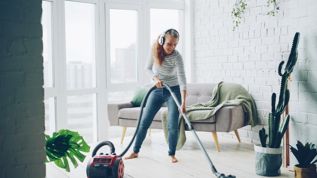 Comparatif aspirateurs balais sans fil — tableau et fiches